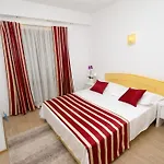 In With Sea View, Balcony, Air Conditioning Wifi 3340-8 Appartement Pisak
